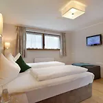 Eberharter Apartament *