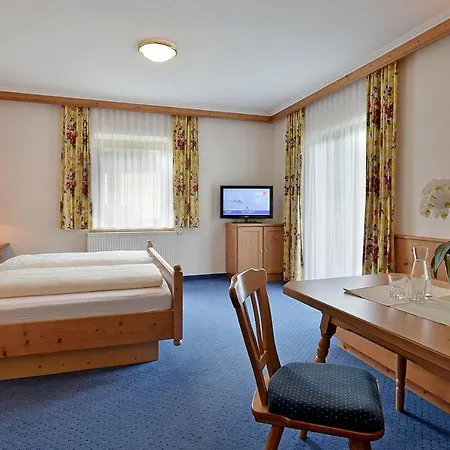 Eberharter Apartman *