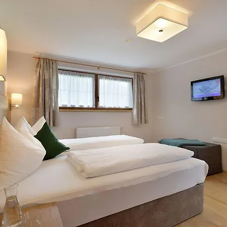 Eberharter Apartment *