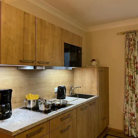 Eberharter Apartment *